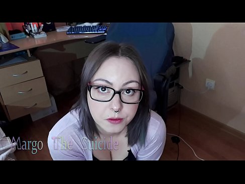 ❤️ Σέξι κορίτσι με γυαλιά πιπιλίζει Dildo βαθιά στην κάμερα ❤️  στο el.pornpictureshq.ru ☑